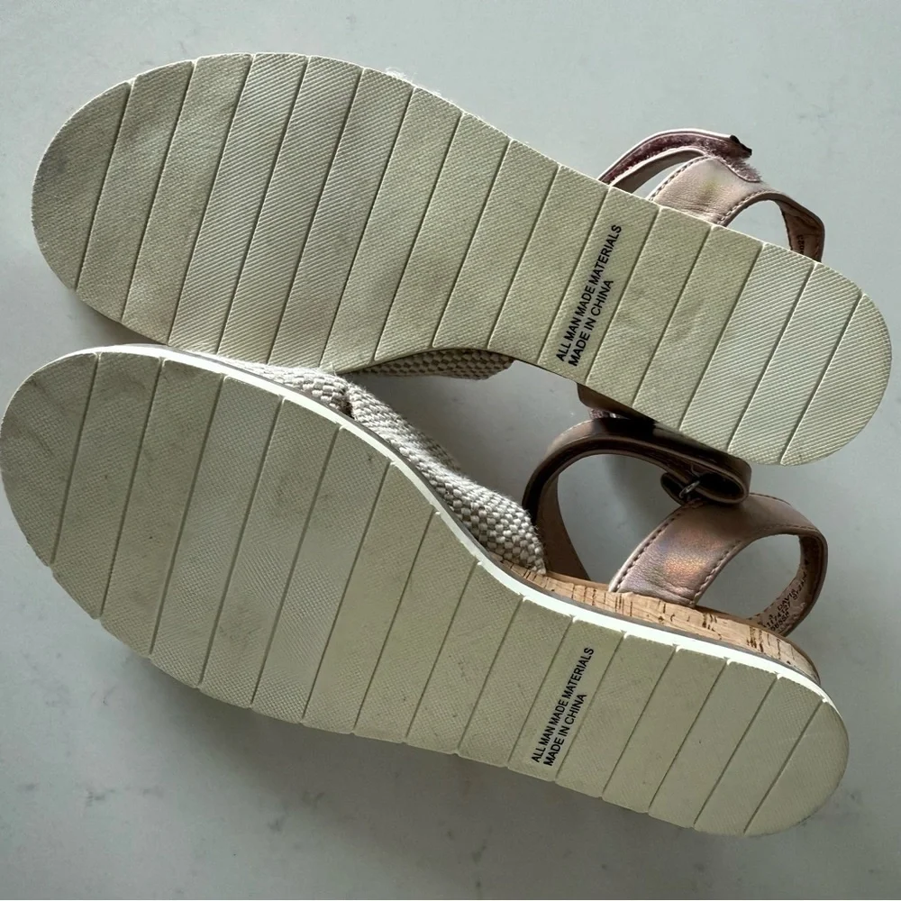 New DV By Dolce Vita girls Davis woven Sandal Size: 3